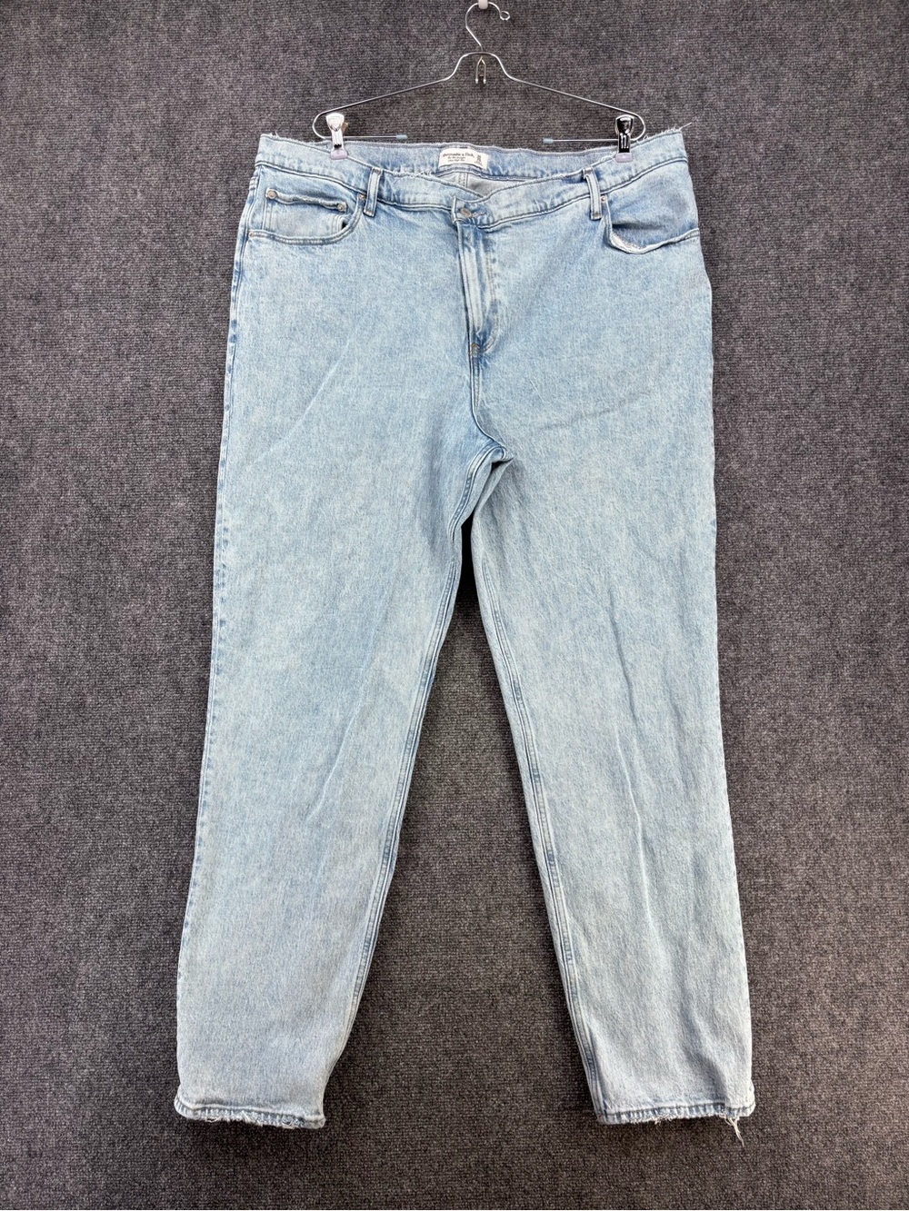 Abercrombie & Fitch 90’s Straight Ultra High Rise Light Wash Denim Women’s 20